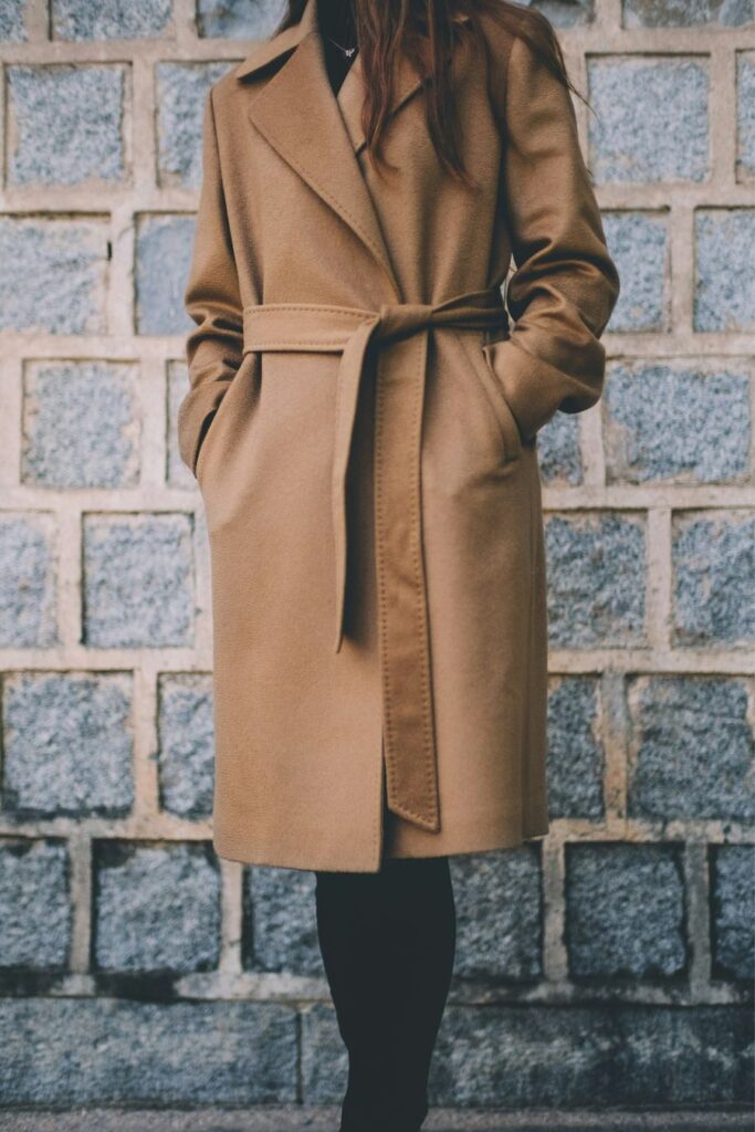 Manteau long à ceinture Seventy camel – mode femme Boutique Platine Porrentruy