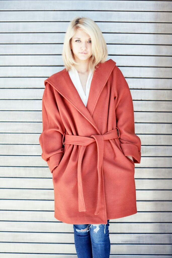 Robe midi en maille côtelée Guess bordeaux – mode femme Boutique Platine Porrentruy